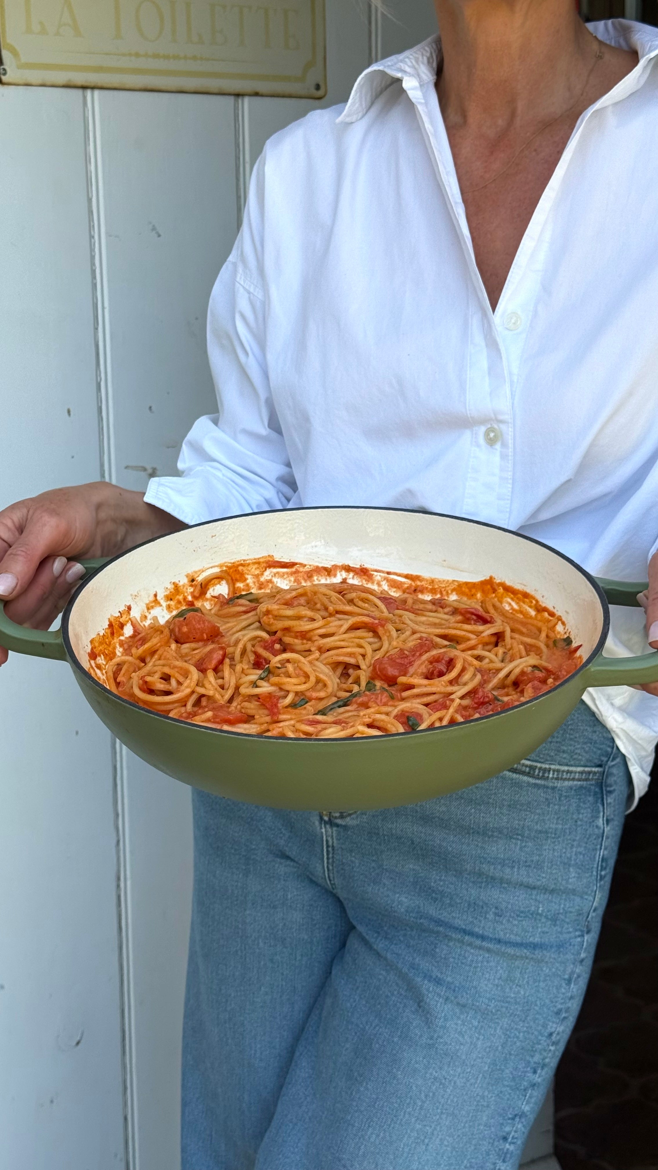 ONE PAN CREAMY TOMATO MASCARPONE SPAGHETTI