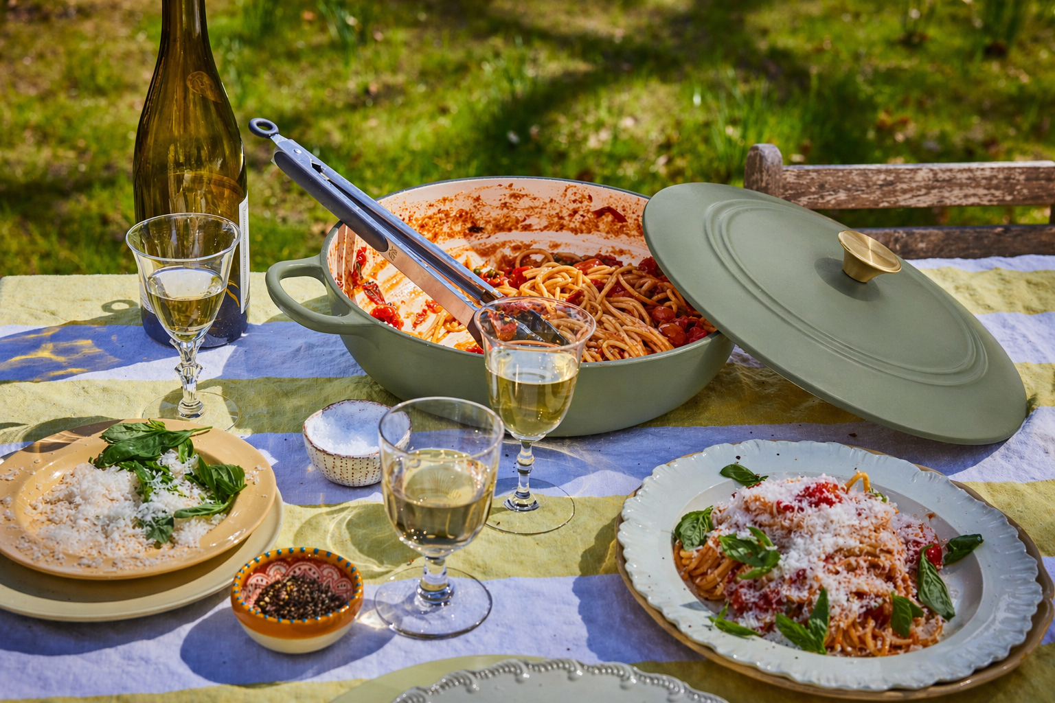 ONE-POT TOMATO & BASIL SPAGHETTI