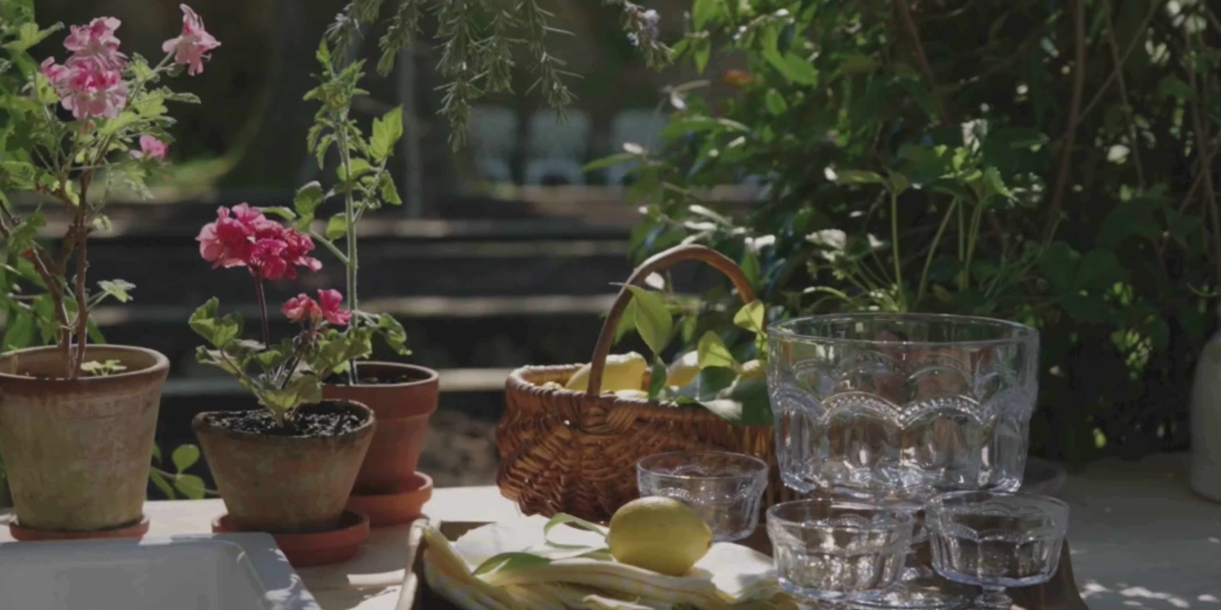 Load video: trifle bowl product